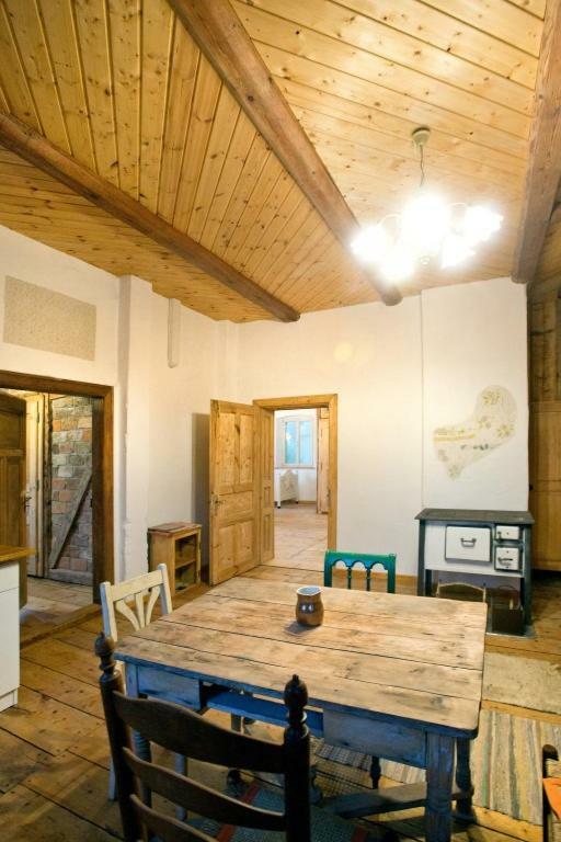 Gosciniec Kaszarnia Kamienne Villa Mirsk Bagian luar foto